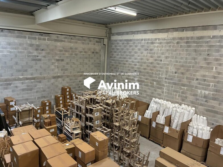 Industrial in Aix-en-Provence for lease - Interior Photo - Image 3 of 7