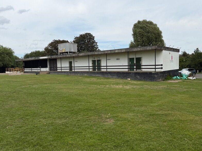 32B Prestwood Av, Harrow for lease - Building Photo - Image 3 of 8