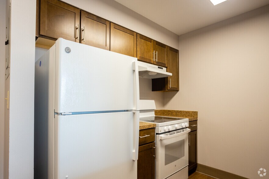 195 Genesee St, Utica, NY for lease - Interior Photo - Image 2 of 24