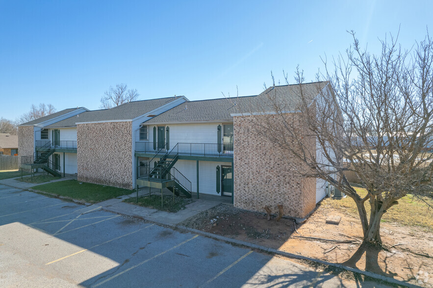 2302 W Country Club Blvd, Elk City, OK à vendre - Photo principale - Image 1 de 1