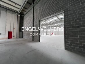 Industriel dans Montornès del Vallès, Barcelona à louer Photo intérieure- Image 2 de 18