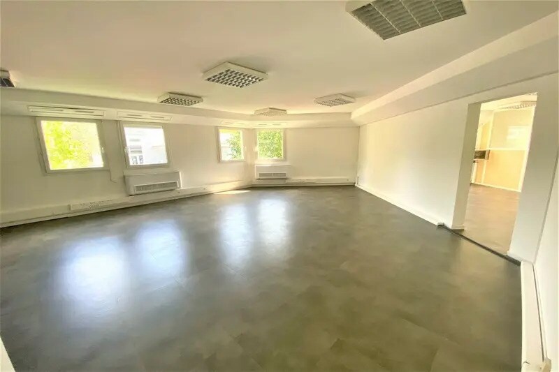 Office in Montpellier for lease - Interior Photo - Image 2 of 5