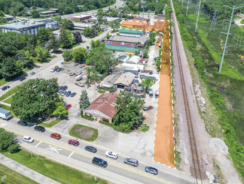 Lake Bluff Industrial portfolio of 3 properties for sale on LoopNet.ca - Aerial - Image 2 of 7