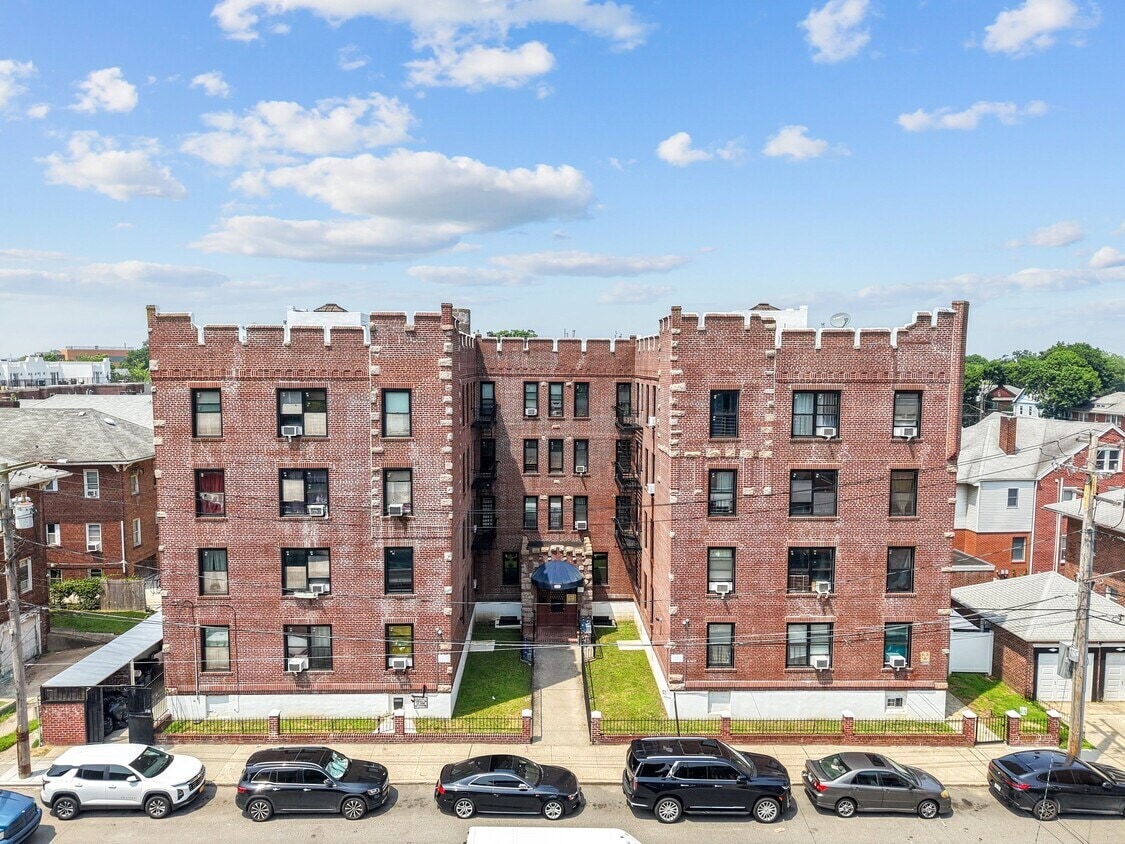 910 Dinsmore Ave, Far Rockaway, NY à vendre Photo principale- Image 1 de 20