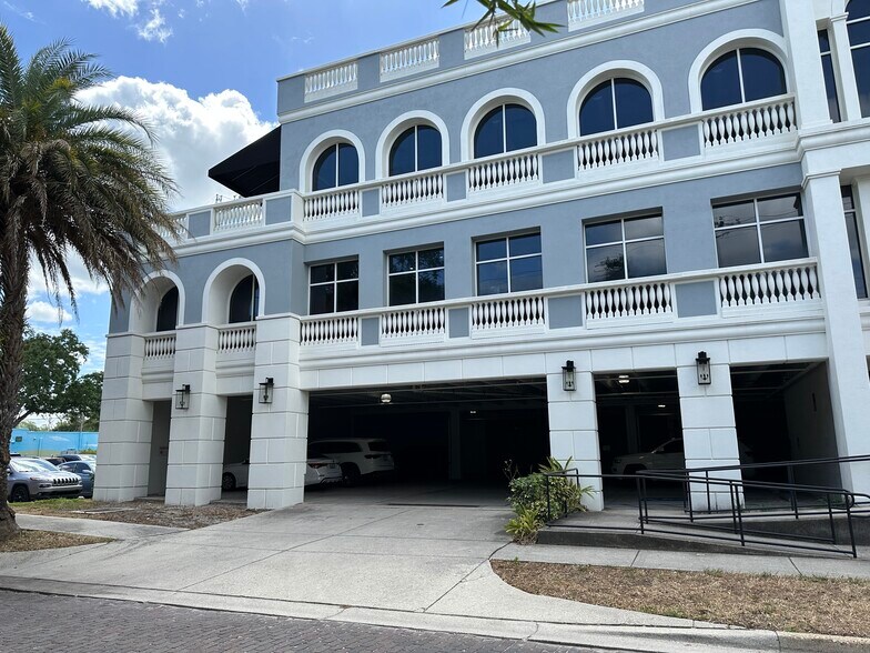3014 W Palmira Ave, Tampa, FL à louer - Photo du bâtiment - Image 3 de 7
