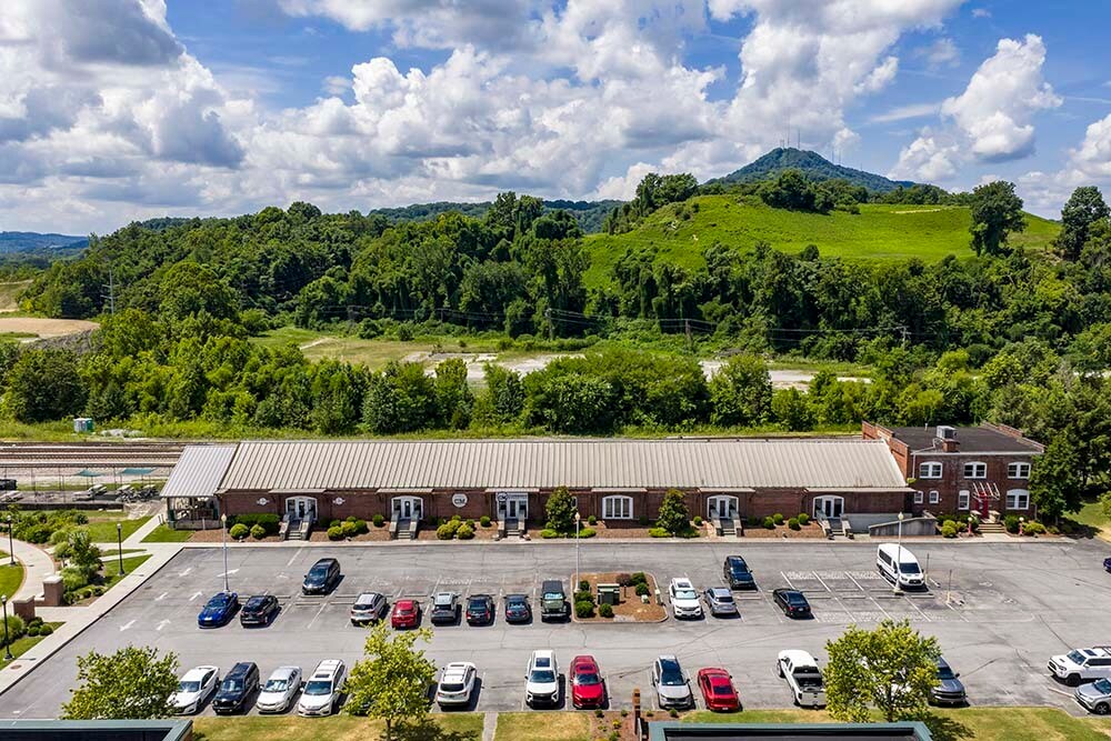 151 E Main St, Kingsport, TN à vendre Photo du bâtiment- Image 1 de 1