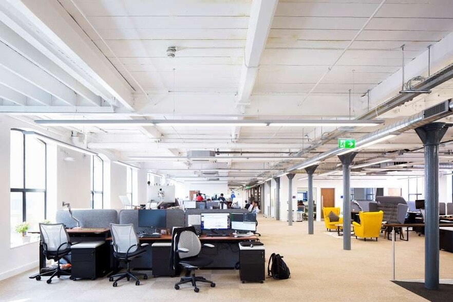 40 Linenhall St, Belfast à louer - Photo du bâtiment - Image 3 de 6