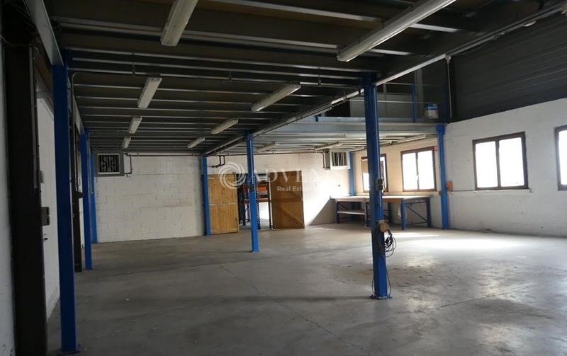Flex in Maxéville for lease - Interior Photo - Image 2 of 3