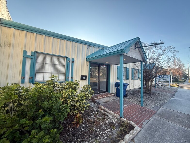 528 S 8th St, Fernandina Beach, FL à louer - Photo du bâtiment - Image 2 de 40