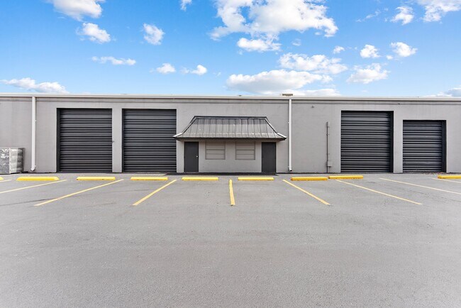 Plus de détails pour 3501-3531 NW 19th St, Fort Lauderdale, FL - Industriel à louer