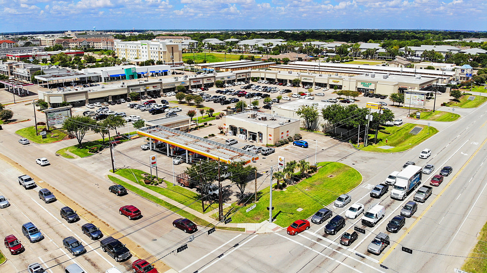 100-110 W Bay Area Blvd, Webster, TX for lease - Building Photo - Image 3 of 21