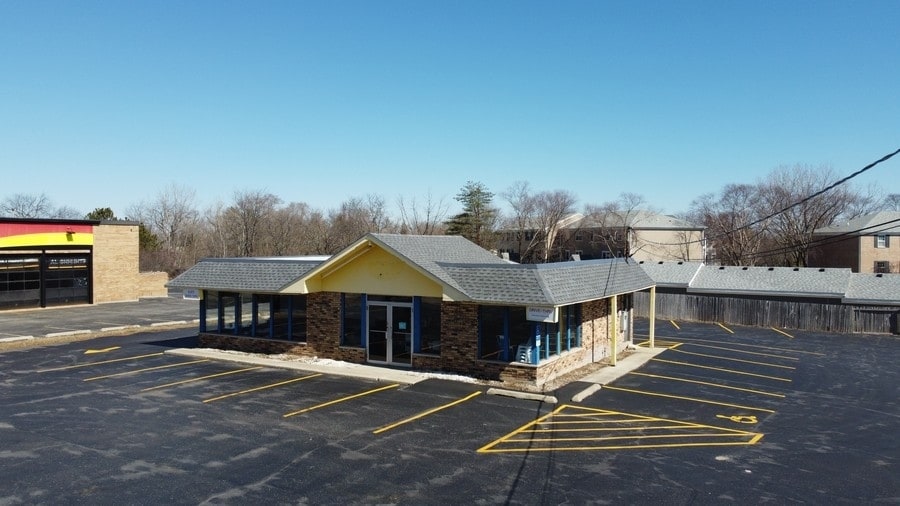 1124 N Milwaukee Ave, Libertyville, IL à louer - Photo du bâtiment - Image 3 de 17