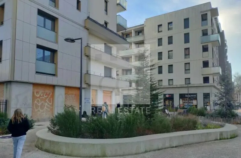 Commerce de détail dans Grenoble à louer - Photo du bâtiment - Image 1 de 8