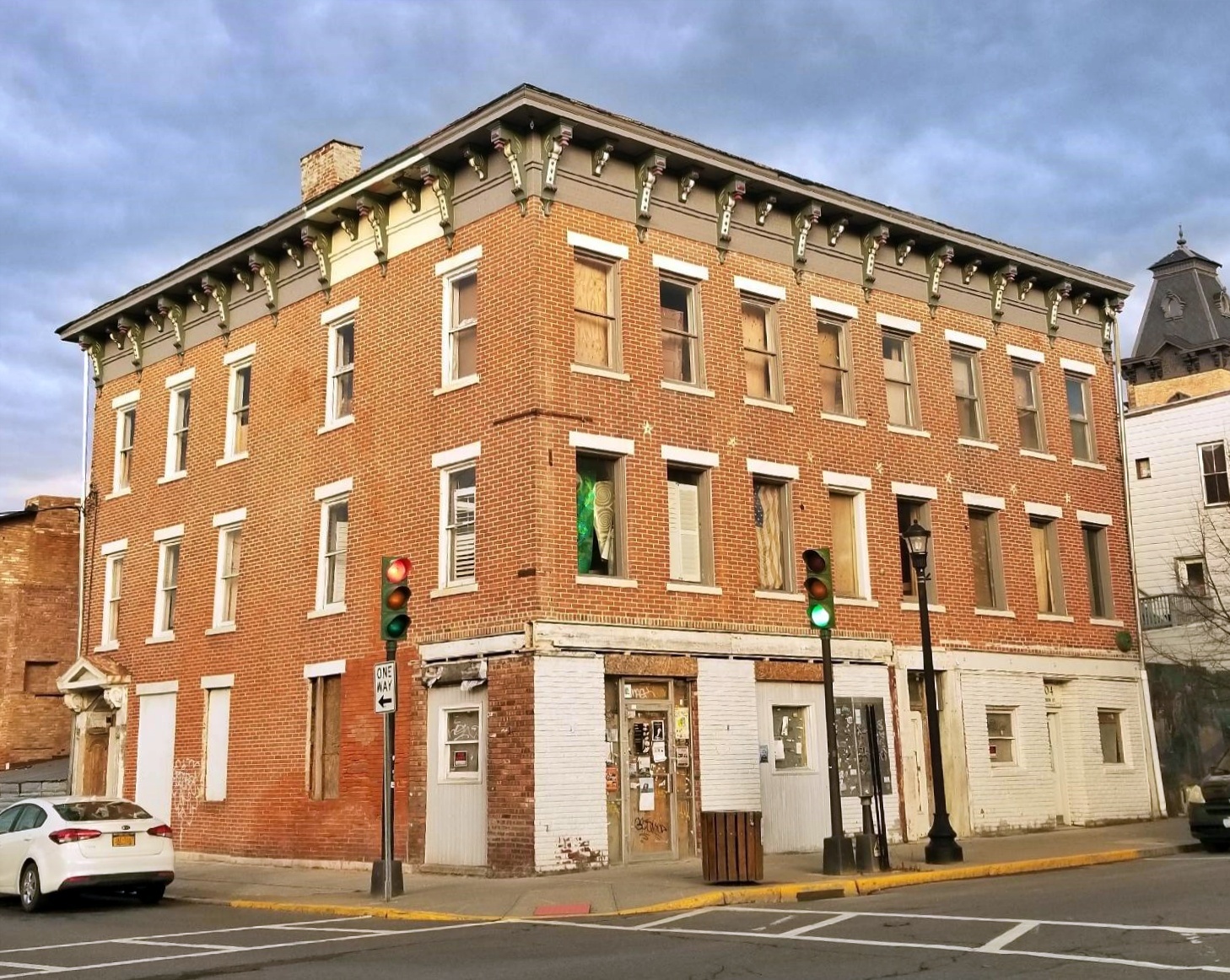 402 Warren St, Hudson, NY for sale Primary Photo- Image 1 of 1