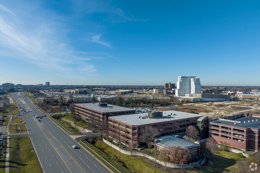 720 E Butterfield Rd, Lombard, IL à louer - Aérien - Image 3 de 6