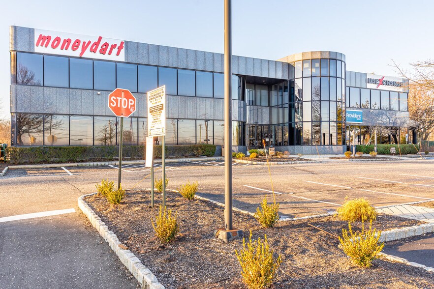 1000 Woodbridge Center Dr, Woodbridge, NJ à louer - Photo du bâtiment - Image 3 de 59