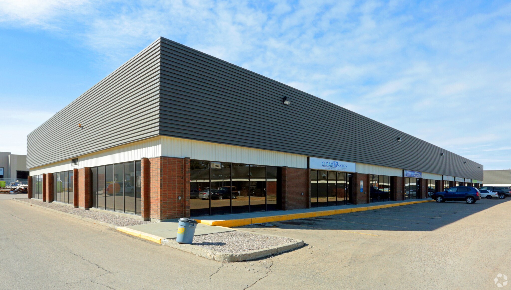 9505-9521 41st Ave NW, Edmonton, AB à vendre Photo principale- Image 1 de 1