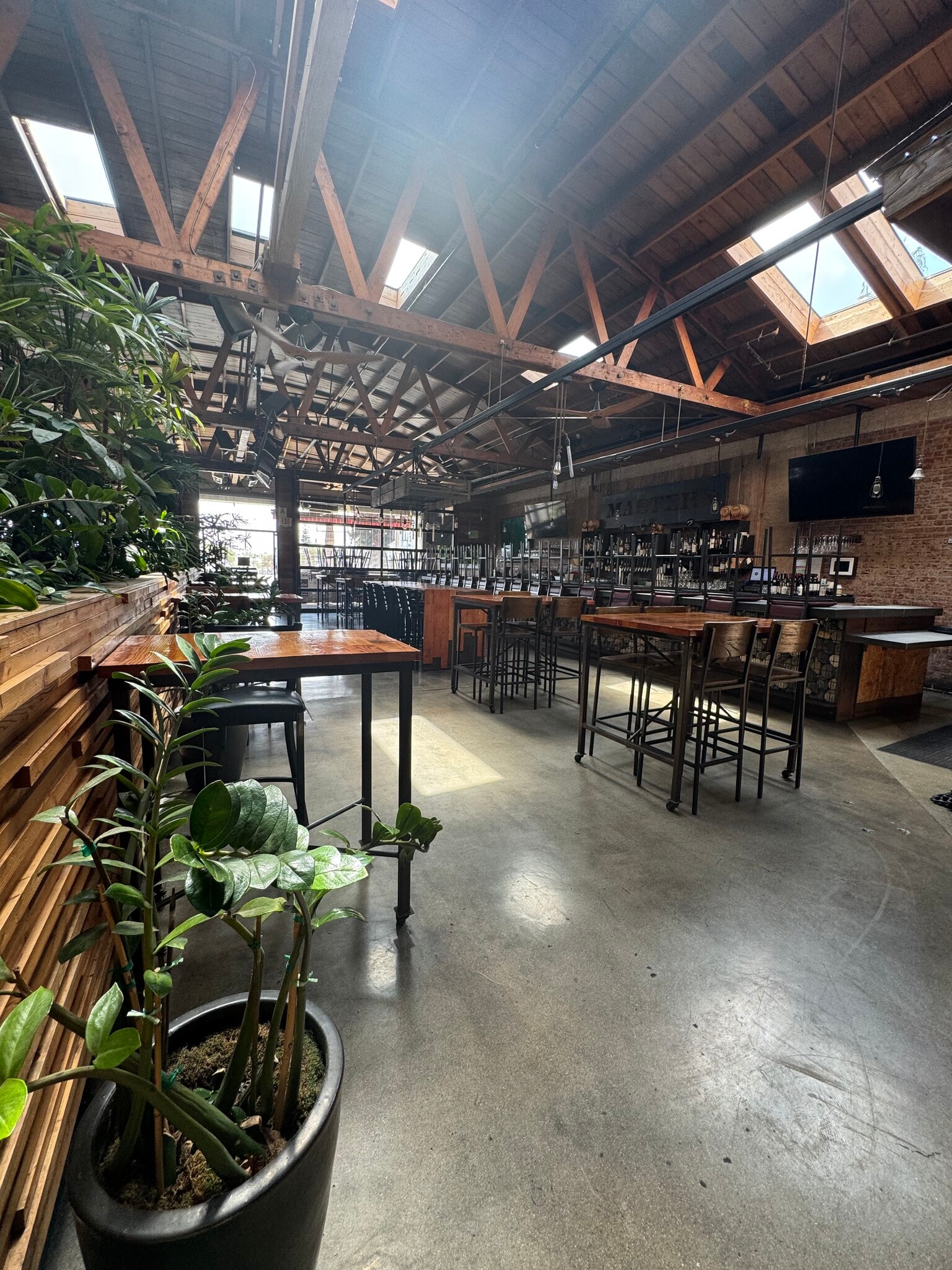 208 S Coast Hwy, Oceanside, CA for lease Interior Photo- Image 1 of 10