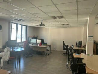 More details for 15 Place Michelet, Tours - Office for Lease
