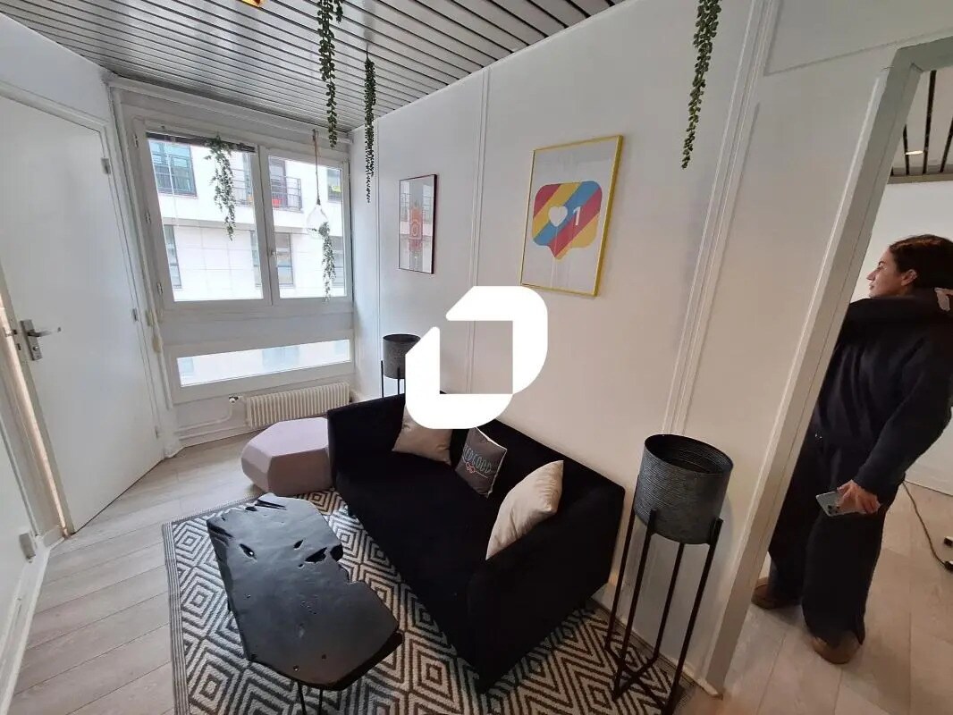 Office in Boulogne-Billancourt for lease Interior Photo- Image 1 of 4