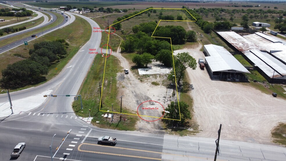 1801 S Mechanic St, El Campo, TX à vendre - Photo du bâtiment - Image 3 de 15
