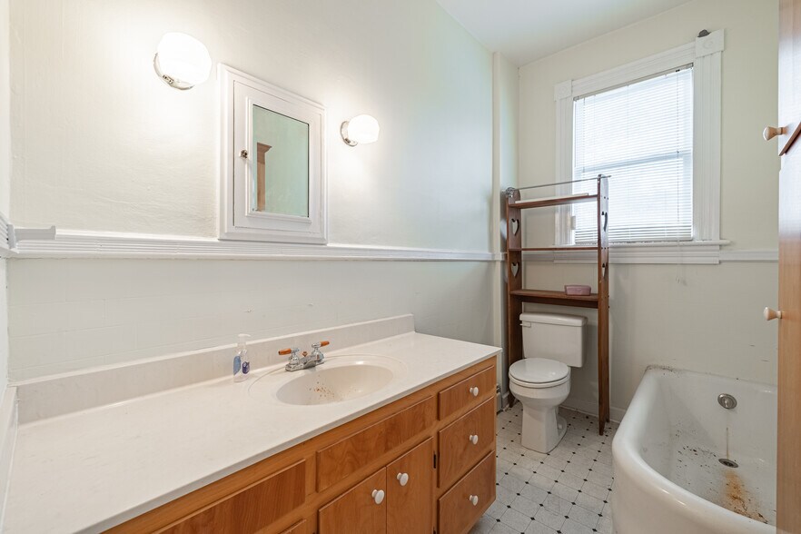 664 Boulevard, Colonial Heights, VA à vendre - Photo du bâtiment - Image 3 de 45