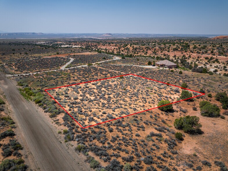 366 S Joe Wilson Dr, La Sal, UT à vendre - Photo du bâtiment - Image 2 de 30