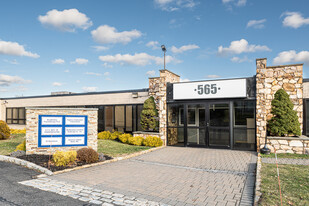 565 Broadhollow Rd, Farmingdale NY - Entrepôt