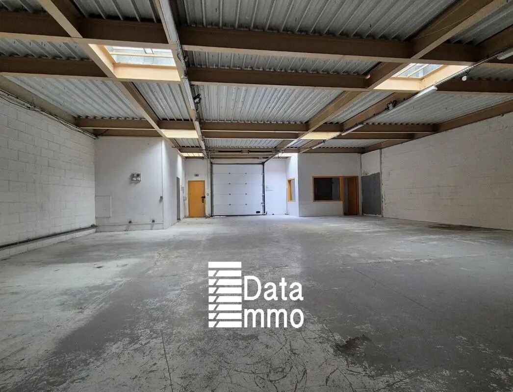 Industrial in Croissy-Beaubourg for lease Building Photo- Image 1 of 6