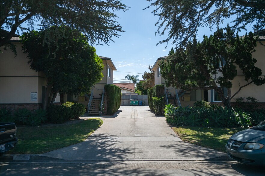10516-10522 Arrington Ave, Downey, CA à vendre - Photo du bâtiment - Image 2 de 11
