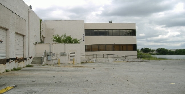 16005-16085 NW 52nd Ave, Opa Locka, FL for lease - Building Photo - Image 2 of 4