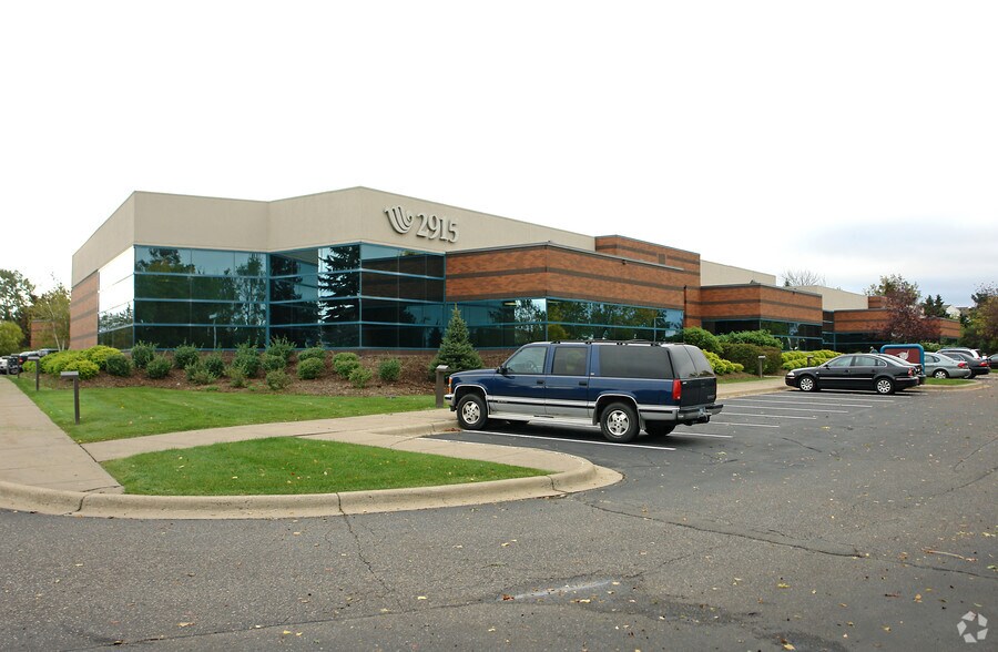 2915 Waters Rd, Eagan, MN for lease - Building Photo - Image 2 of 13