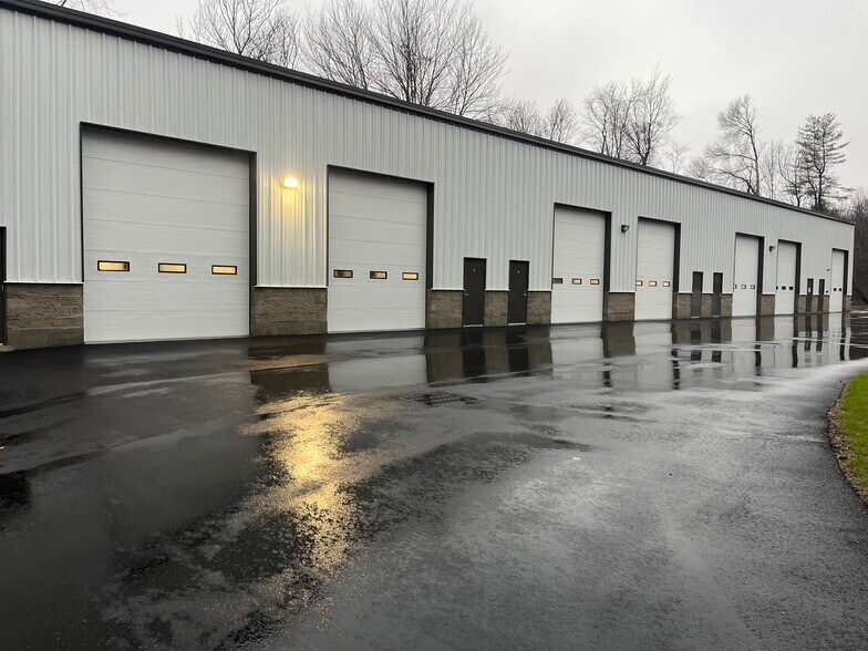 546 Stafford, Cherry Valley, MA à vendre - Photo du bâtiment - Image 1 de 8