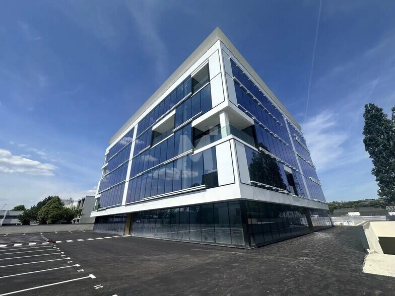 Bureau dans Évry-Courcouronnes à louer - Photo du bâtiment - Image 3 de 11