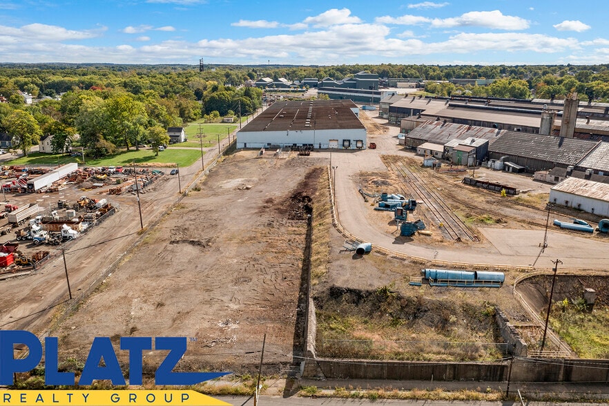 1001 E Broadway St, Alliance, OH for lease - Building Photo - Image 3 of 50