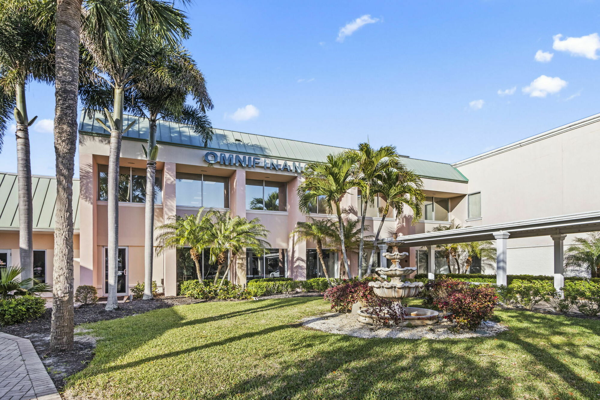 2300 5th Ave, Vero Beach, FL à louer Photo du bâtiment- Image 1 de 7