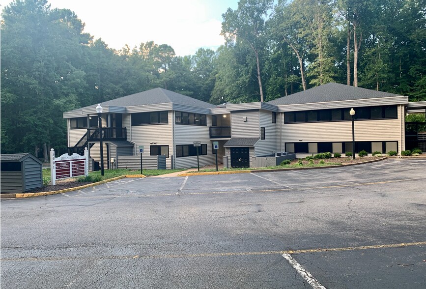5001 W Village Green Dr, Midlothian, VA for lease - Building Photo - Image 3 of 3