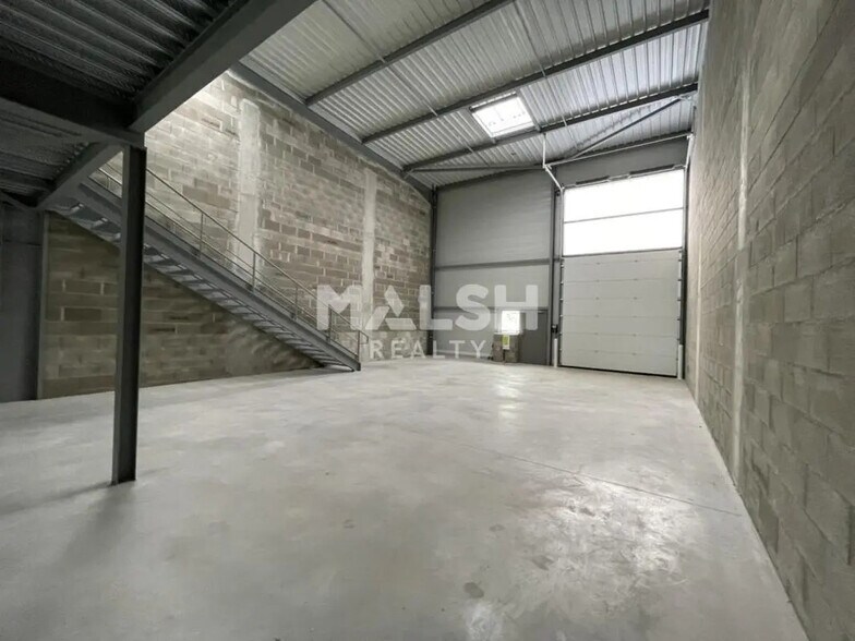 Local d'activités dans Saint-Genis-Laval à vendre - Photo intérieure - Image 3 de 12