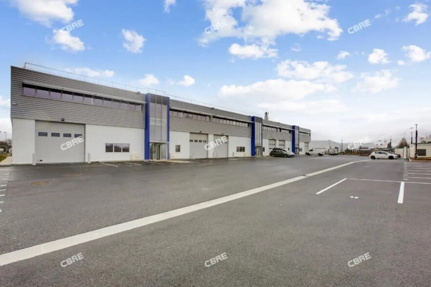 Flex in Brétigny-sur-Orge for lease - Building Photo - Image 2 of 14