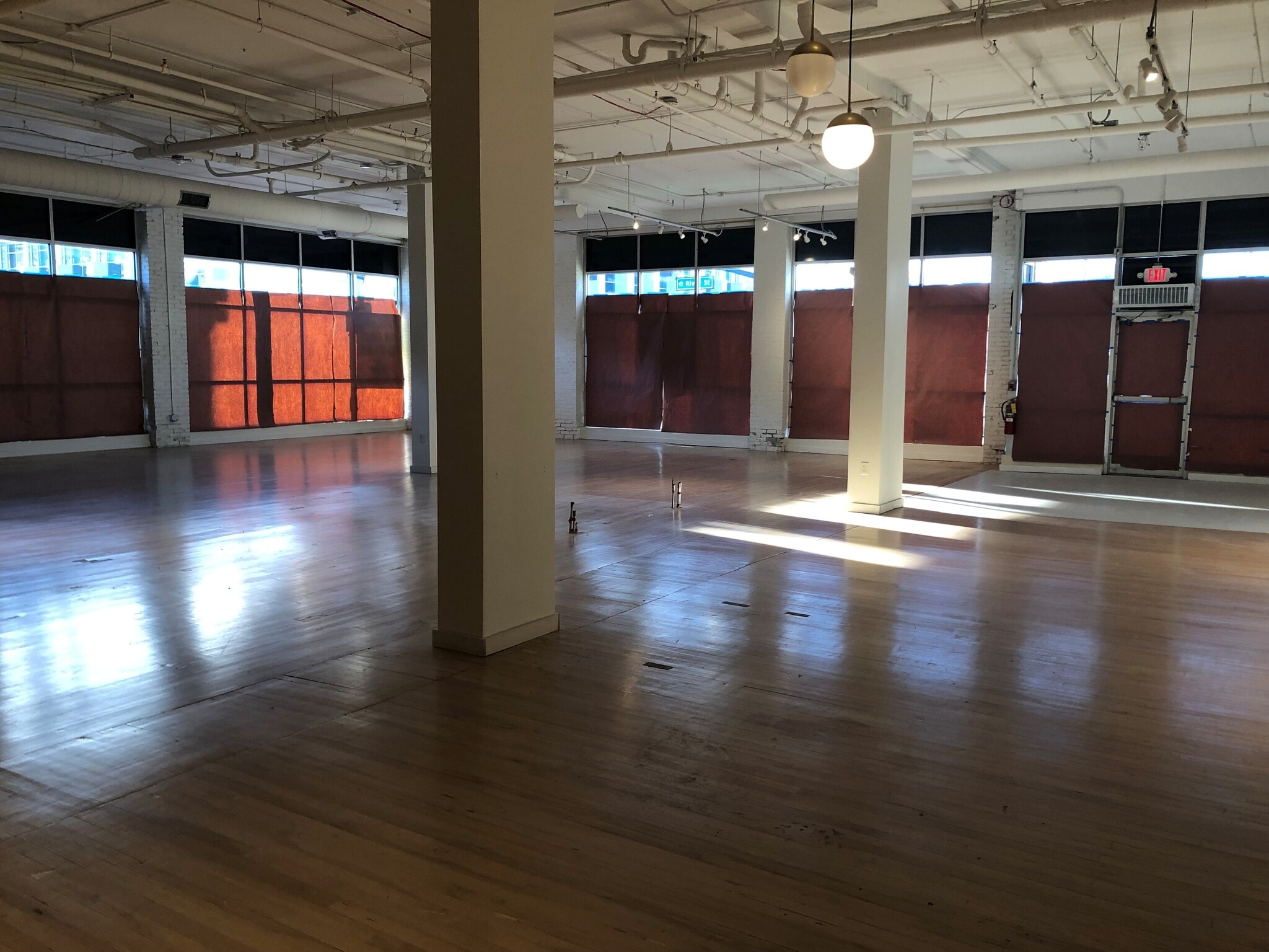 80 S River St, Aurora, IL for lease Interior Photo- Image 1 of 4