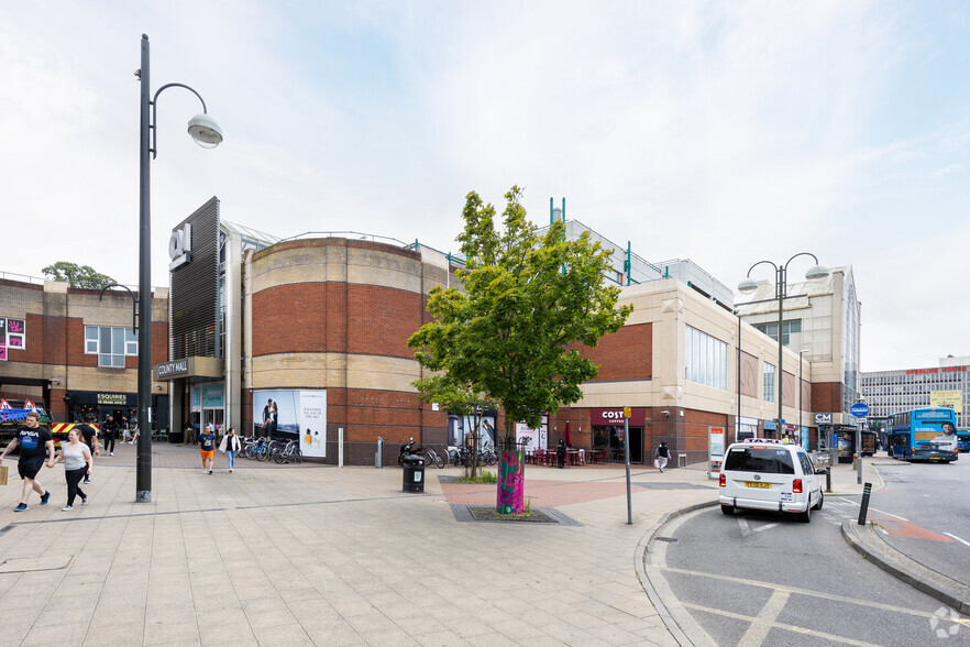 Haslett Ave, Crawley à louer - Photo du bâtiment - Image 1 de 14