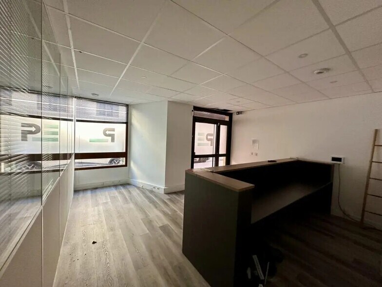 Commerce de détail dans Levallois-Perret à louer - Photo intérieure - Image 2 de 8