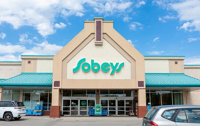 Plus de détails pour 2180 Saskatchewan Av W, Portage La Prairie, MB - Commerce de détail à louer