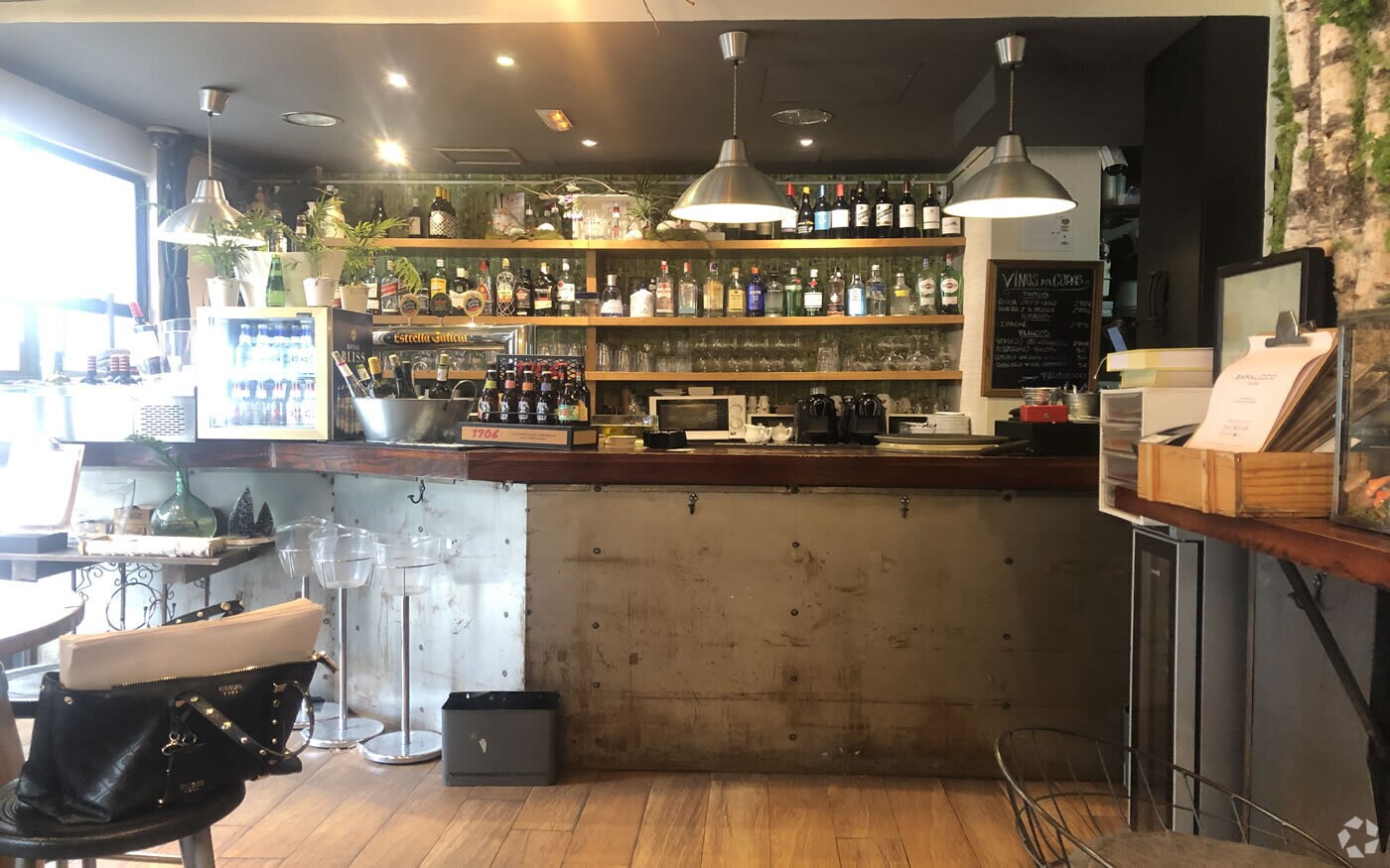 Retail in Madrid, Madrid for lease Interior Photo- Image 1 of 2