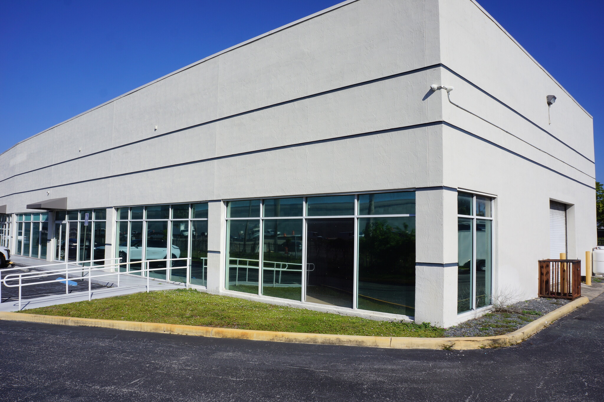 755-833 NW 167th St, Miami, FL for lease Interior Photo- Image 1 of 5