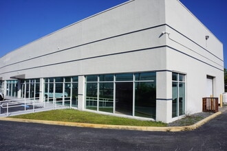 755-833 NW 167th St, Miami, FL for lease Interior Photo- Image 1 of 5