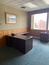 24 Opera House Sq, Claremont, NH à louer Photo intérieure- Image 2 de 8