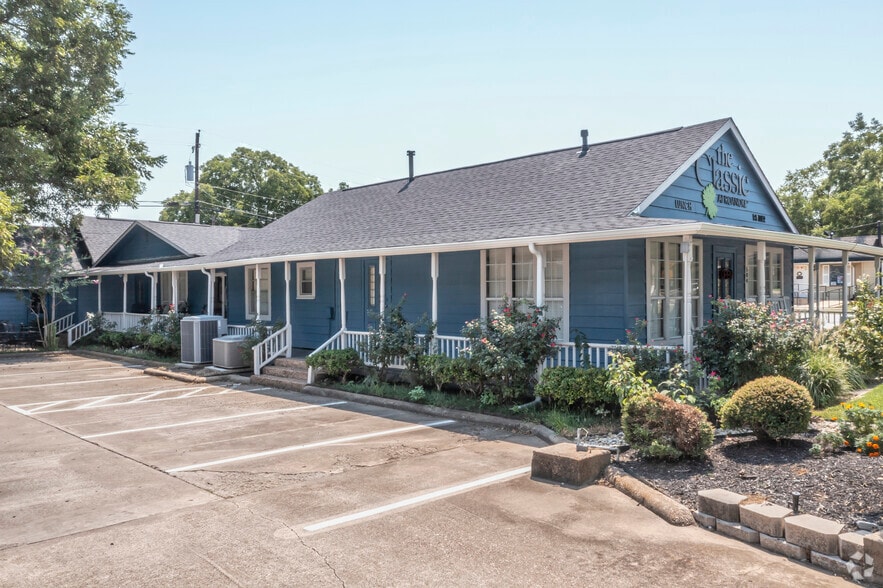 504 N Oak St, Roanoke, TX à vendre - Photo du bâtiment - Image 3 de 5