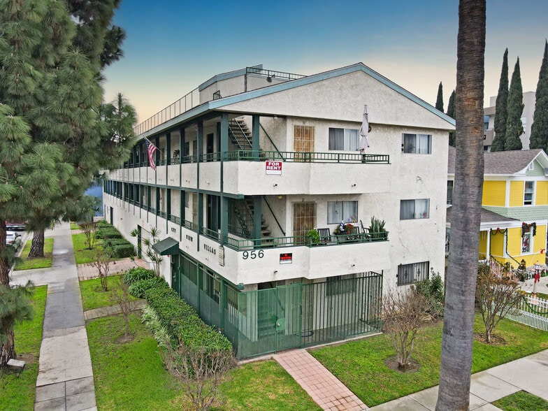 956 Locust Ave, Long Beach, CA à vendre - Photo du bâtiment - Image 1 de 4