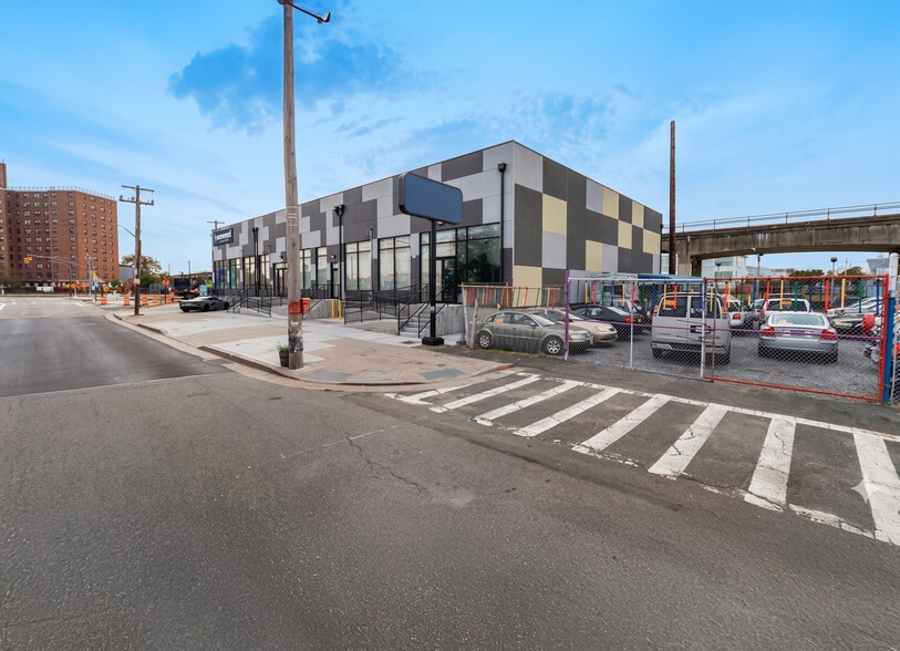 7317 Beach Channel Dr, Arverne, NY à louer - Photo du bâtiment - Image 3 de 8